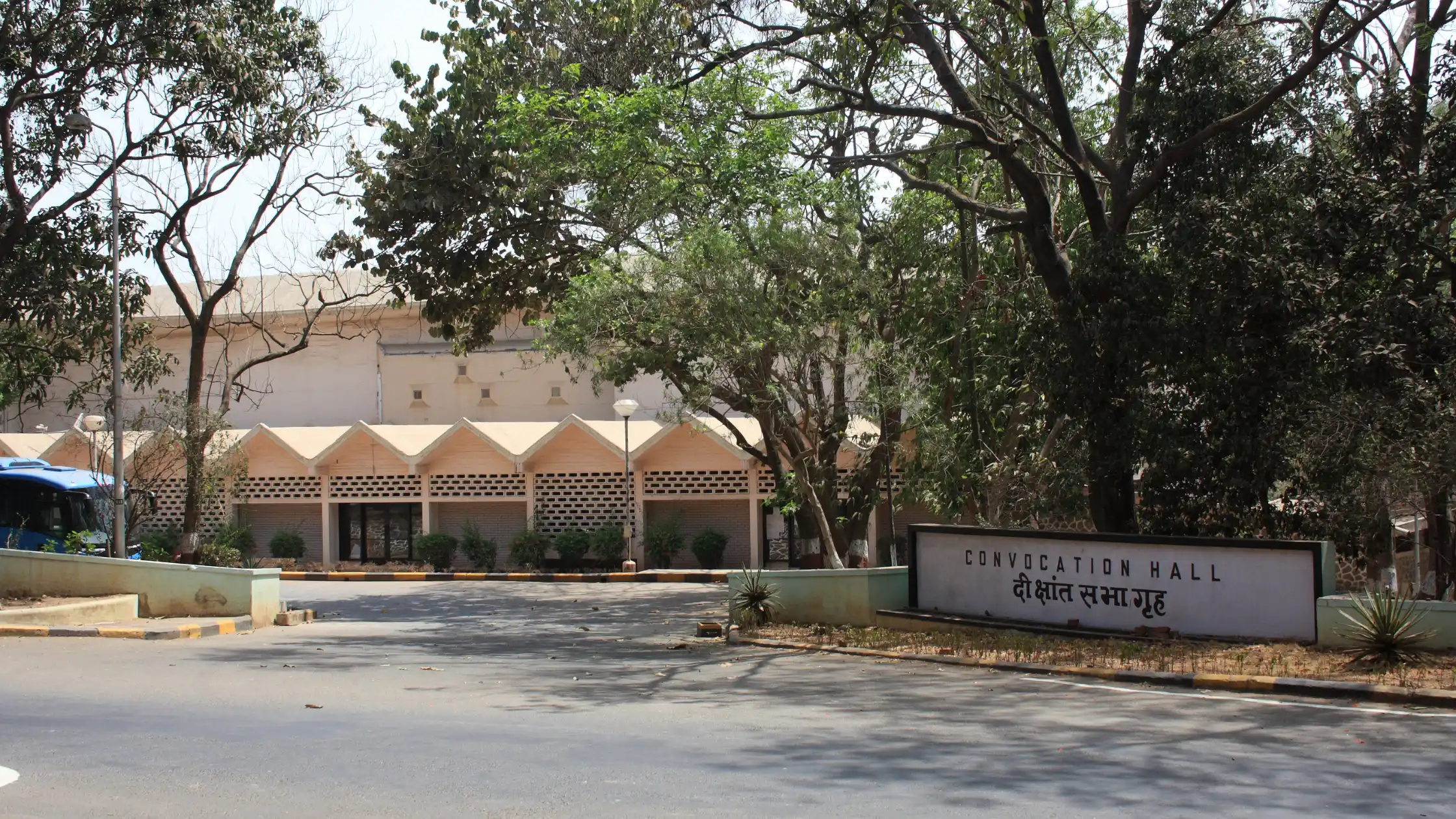 Government campus, estate cleaning, University and large college campus, maintenance solutions by Spruce Up Industries. High-suction mechanized systems built to clear seasonal waste, plastic bottles, and high waste areas easily.