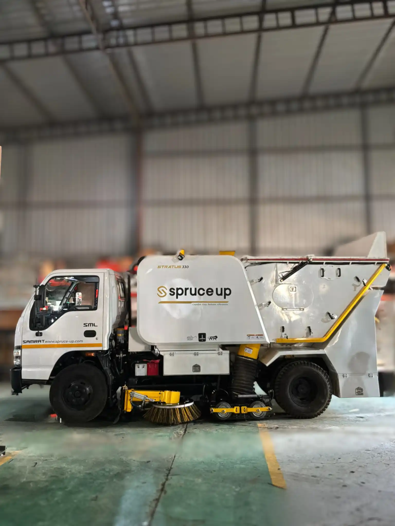 Stratus EVO4 heavy-duty regenerative road sweeper